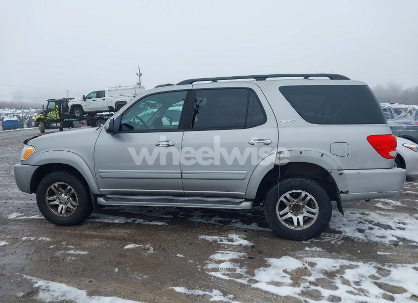 Photo 14 of 2005 Toyota Sequoia SR5 V8 (VIN 5TDBT44A95S257043)