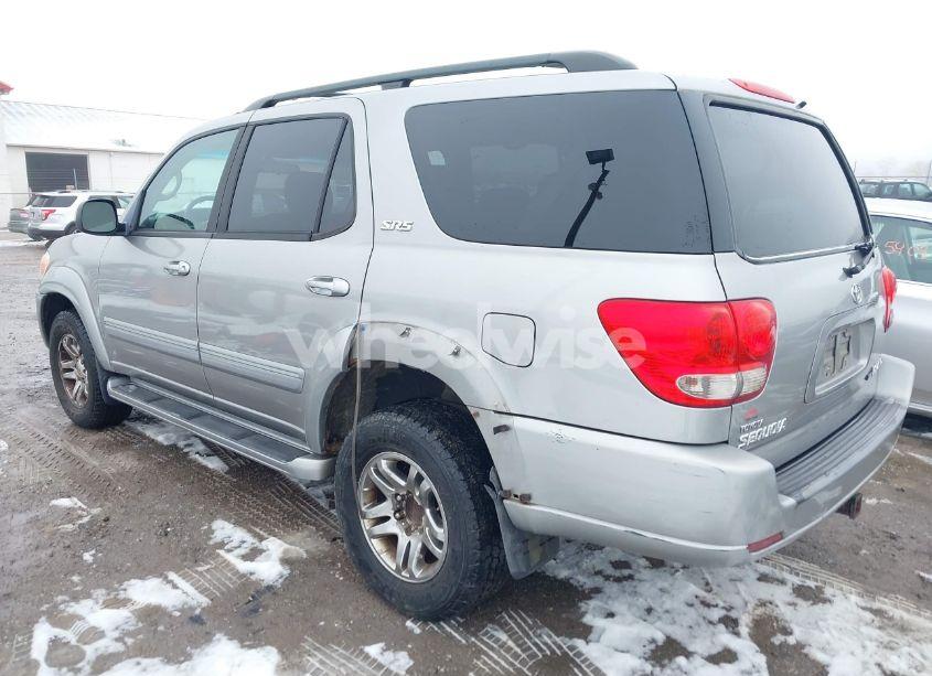 Photo 3 of 2005 Toyota Sequoia SR5 V8 (VIN 5TDBT44A95S257043)