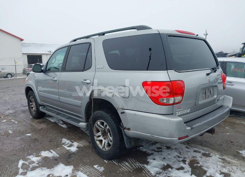 Photo 6 of 2005 Toyota Sequoia SR5 V8 (VIN 5TDBT44A95S257043)