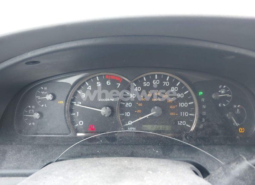 Photo 7 of 2005 Toyota Sequoia SR5 V8 (VIN 5TDBT44A95S257043)