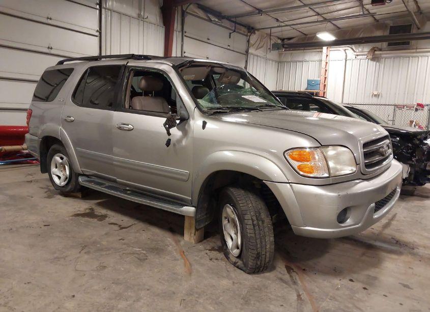2002 Toyota Sequoia SR5 V8 (VIN 5TDBT44AX2S094866) main photo