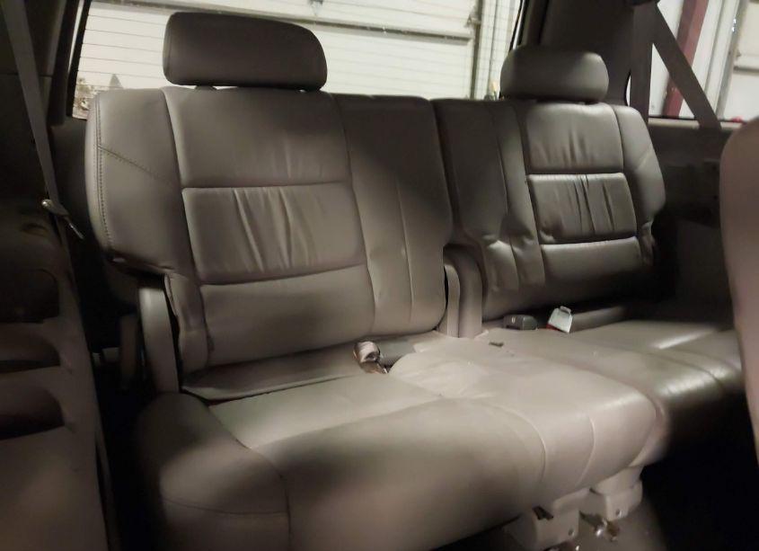 Photo 13 of 2002 Toyota Sequoia SR5 V8 (VIN 5TDBT44AX2S094866)