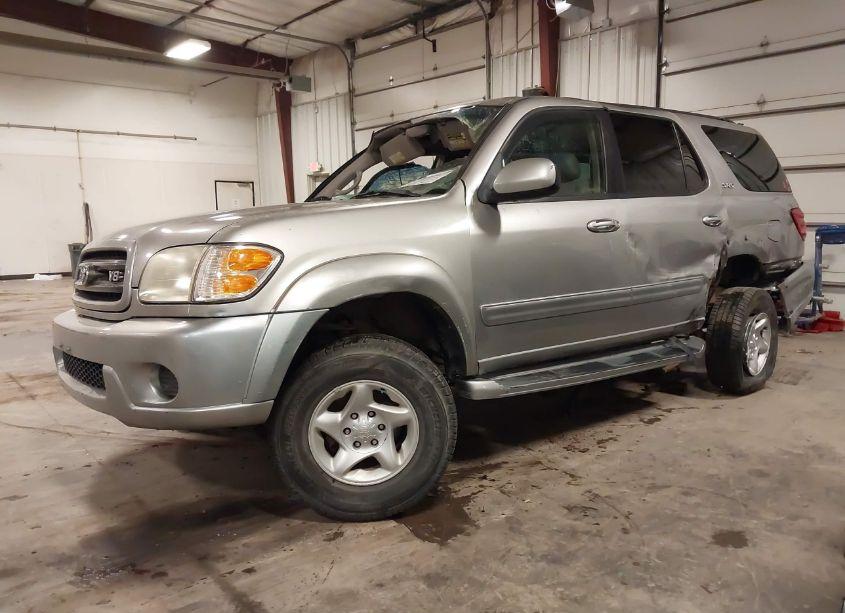 Photo 2 of 2002 Toyota Sequoia SR5 V8 (VIN 5TDBT44AX2S094866)