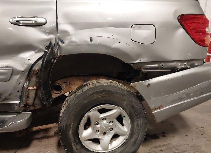 Photo 6 of 2002 Toyota Sequoia SR5 V8 (VIN 5TDBT44AX2S094866)
