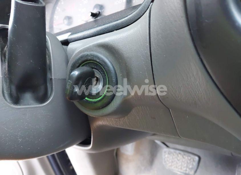 Photo 11 of 2003 Toyota Sequoia SR5 V8 (VIN 5TDBT44AX3S188683)