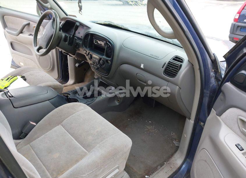 Photo 5 of 2003 Toyota Sequoia SR5 V8 (VIN 5TDBT44AX3S188683)