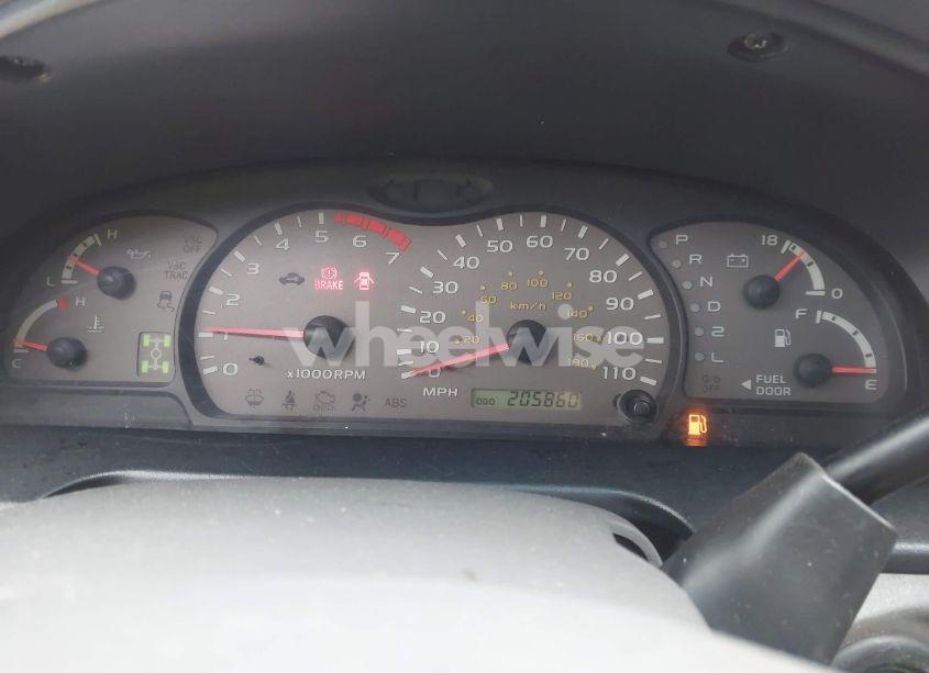 Photo 7 of 2003 Toyota Sequoia SR5 V8 (VIN 5TDBT44AX3S188683)