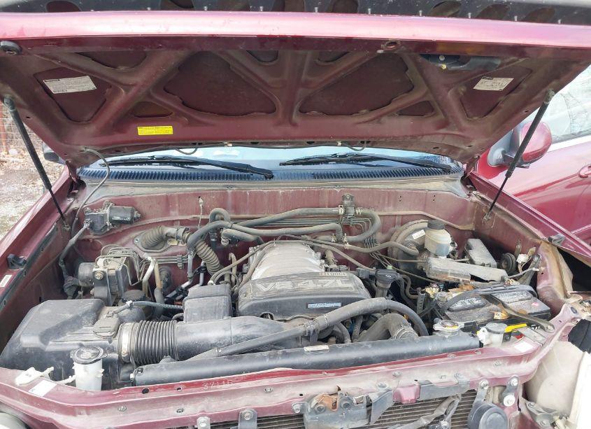 Photo 10 of 2004 Toyota Sequoia SR5 V8 (VIN 5TDBT44AX4S211414)