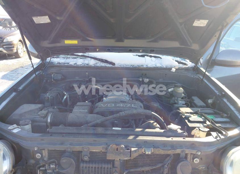 Photo 10 of 2004 Toyota Sequoia SR5 V8 (VIN 5TDBT44AX4S217200)