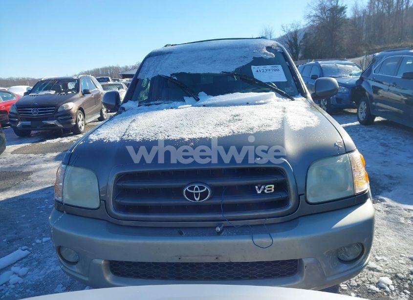 Photo 13 of 2004 Toyota Sequoia SR5 V8 (VIN 5TDBT44AX4S217200)