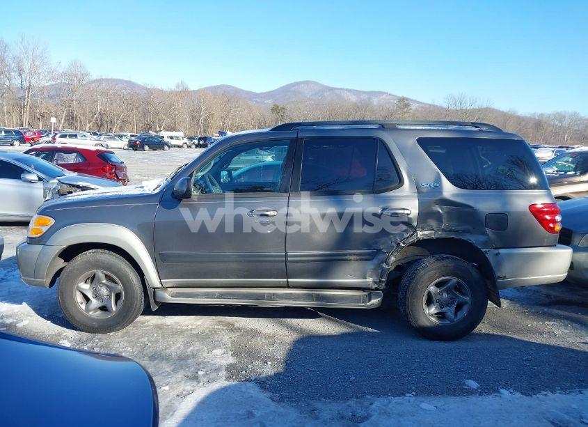 Photo 15 of 2004 Toyota Sequoia SR5 V8 (VIN 5TDBT44AX4S217200)