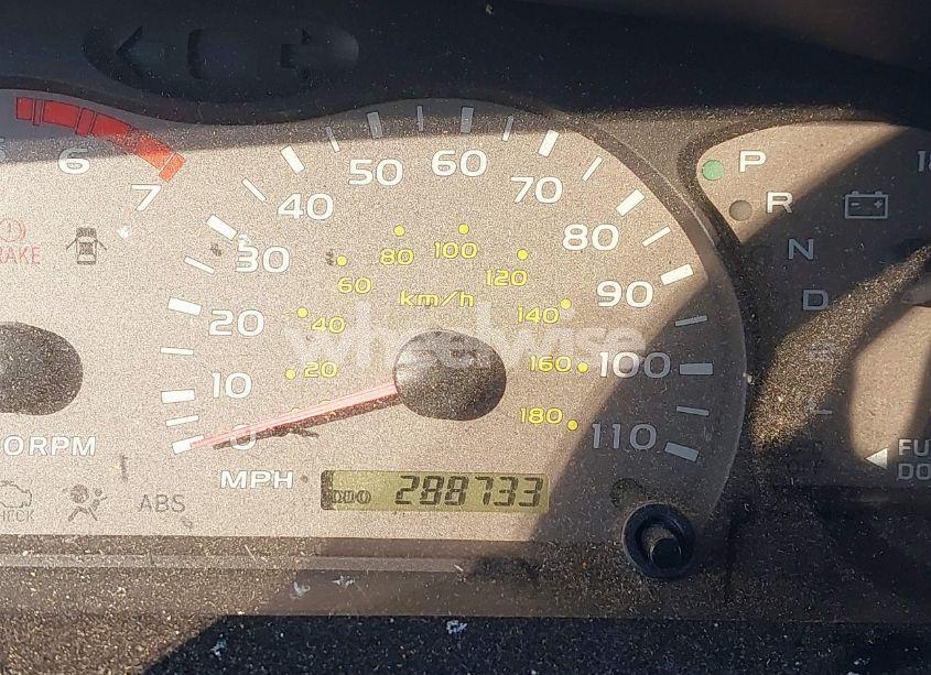 Photo 16 of 2004 Toyota Sequoia SR5 V8 (VIN 5TDBT44AX4S217200)