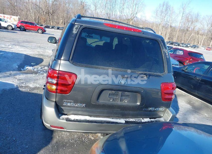 Photo 17 of 2004 Toyota Sequoia SR5 V8 (VIN 5TDBT44AX4S217200)