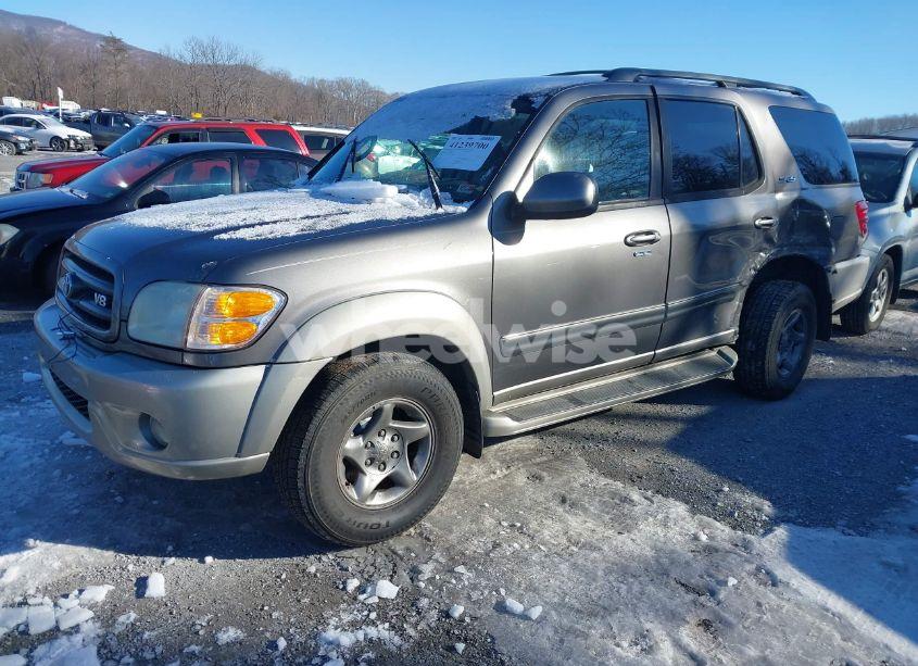 Photo 2 of 2004 Toyota Sequoia SR5 V8 (VIN 5TDBT44AX4S217200)