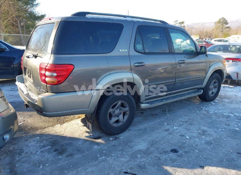 Photo 4 of 2004 Toyota Sequoia SR5 V8 (VIN 5TDBT44AX4S217200)