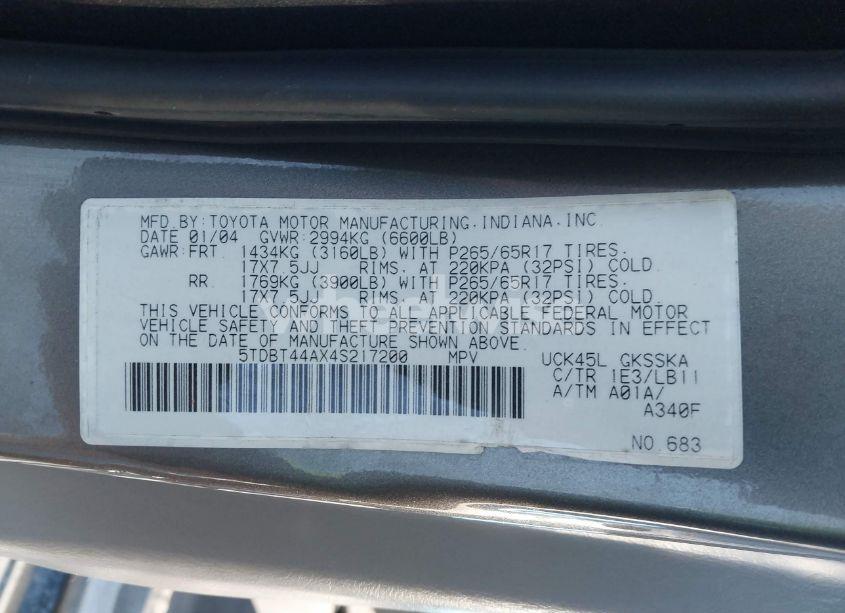 Photo 9 of 2004 Toyota Sequoia SR5 V8 (VIN 5TDBT44AX4S217200)