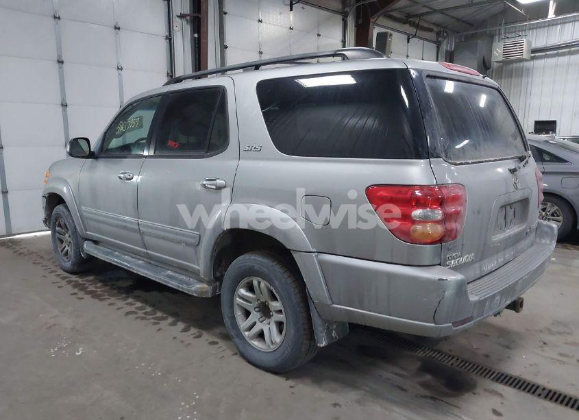 Photo 3 of 2004 Toyota Sequoia SR5 V8 (VIN 5TDBT44AX4S228049)
