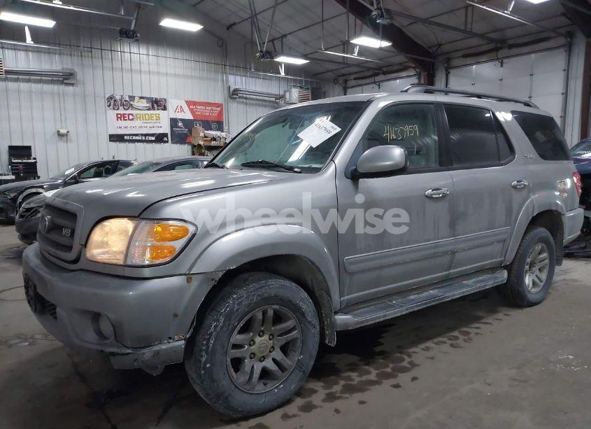Photo 6 of 2004 Toyota Sequoia SR5 V8 (VIN 5TDBT44AX4S228049)