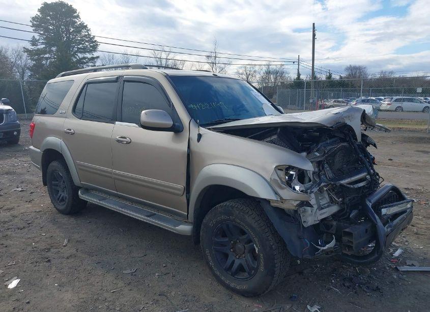 2004 Toyota Sequoia SR5 V8 (VIN 5TDBT44AX4S230660) main photo