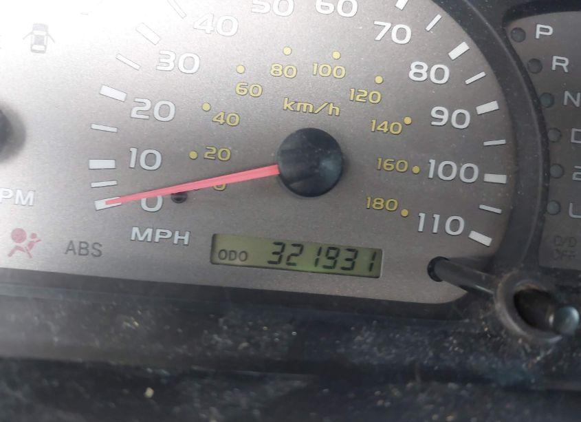 Photo 16 of 2004 Toyota Sequoia SR5 V8 (VIN 5TDBT44AX4S230660)