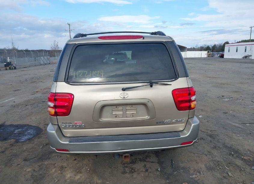 Photo 17 of 2004 Toyota Sequoia SR5 V8 (VIN 5TDBT44AX4S230660)