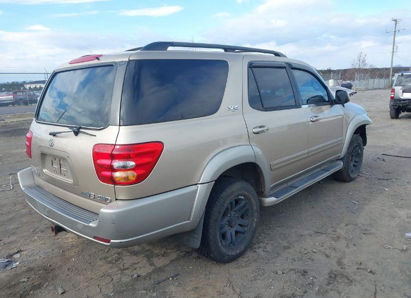 Photo 4 of 2004 Toyota Sequoia SR5 V8 (VIN 5TDBT44AX4S230660)