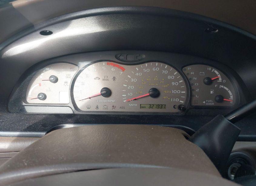 Photo 7 of 2004 Toyota Sequoia SR5 V8 (VIN 5TDBT44AX4S230660)