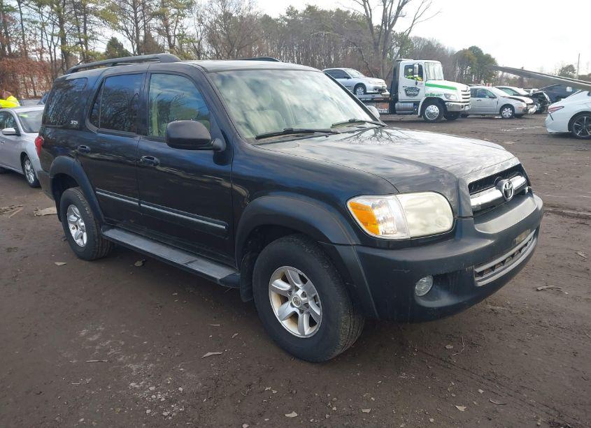 2005 Toyota Sequoia SR5 V8 (VIN 5TDBT44AX5S239912) main photo