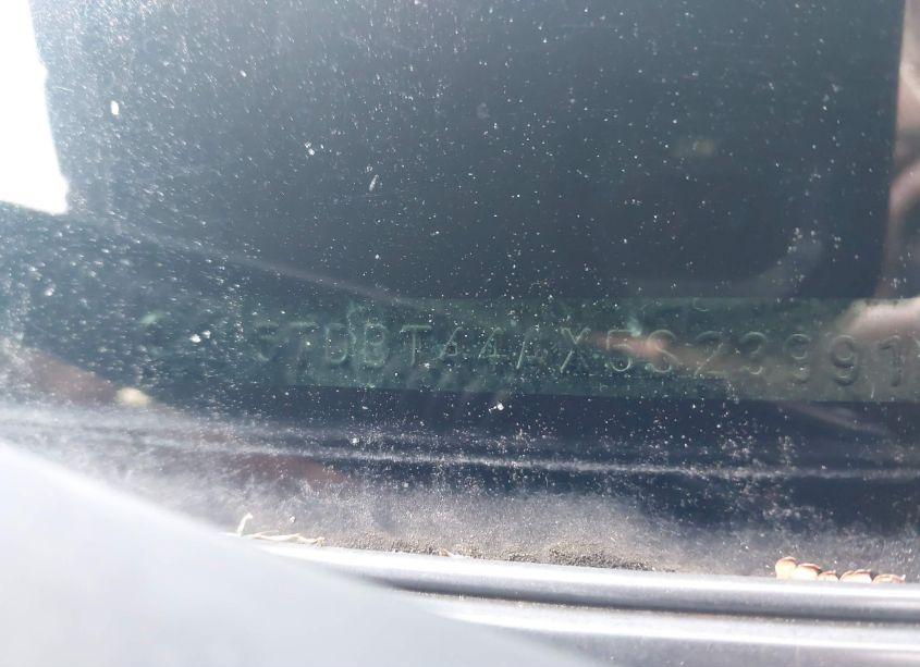 Photo 12 of 2005 Toyota Sequoia SR5 V8 (VIN 5TDBT44AX5S239912)