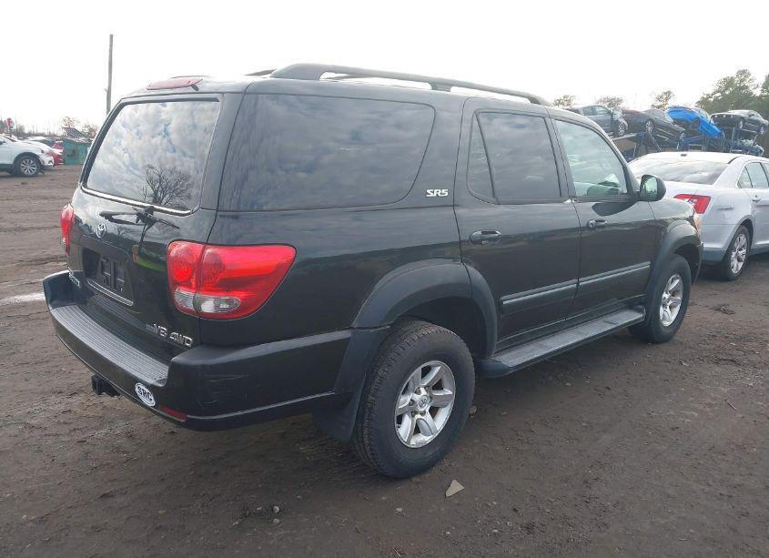 Photo 4 of 2005 Toyota Sequoia SR5 V8 (VIN 5TDBT44AX5S239912)