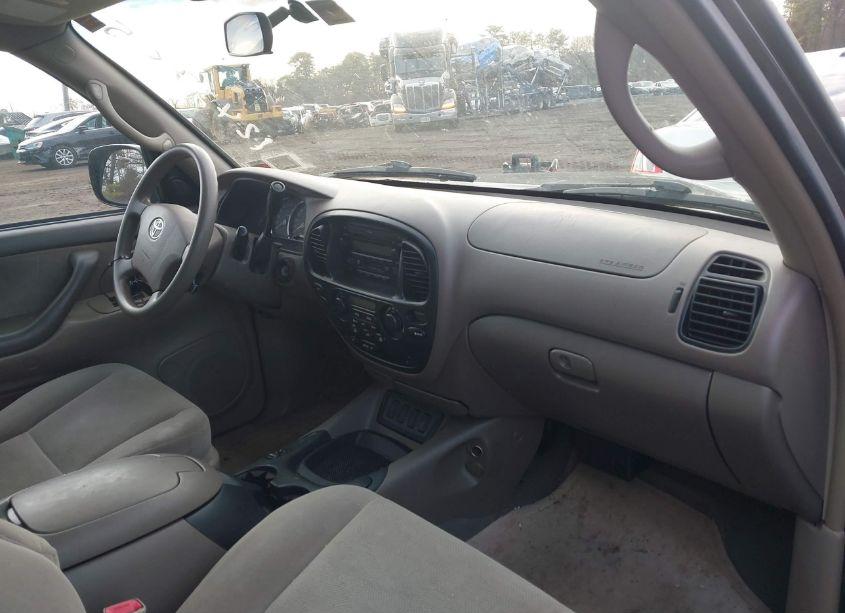 Photo 5 of 2005 Toyota Sequoia SR5 V8 (VIN 5TDBT44AX5S239912)