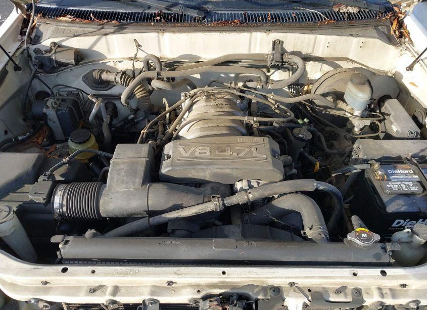 Photo 10 of 2002 Toyota Sequoia LIMITED V8 (VIN 5TDBT48A02S128999)