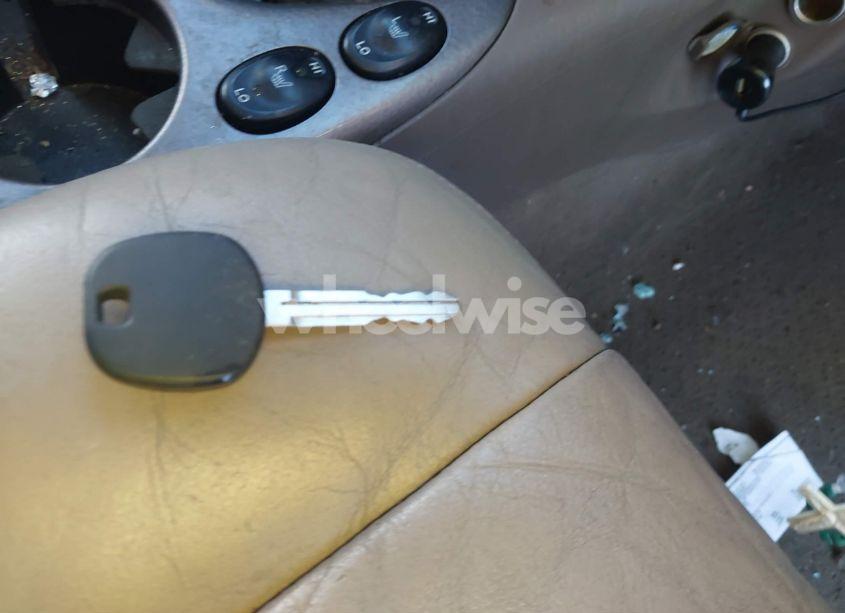 Photo 11 of 2004 Toyota Sequoia LIMITED V8 (VIN 5TDBT48A04S219466)