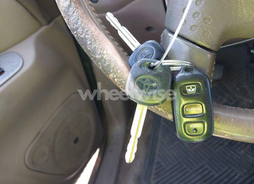 Photo 11 of 2001 Toyota Sequoia LIMITED V8 (VIN 5TDBT48A11S009891)