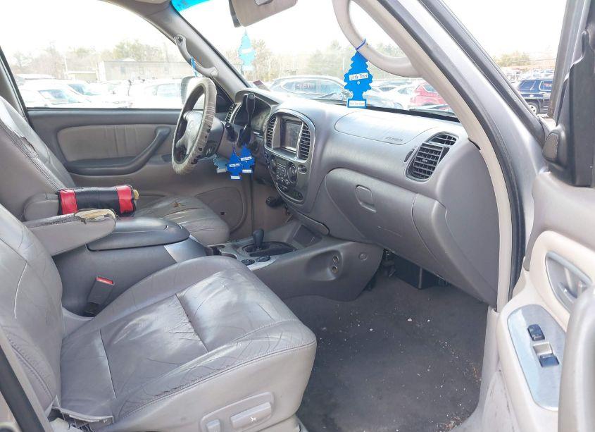 Photo 5 of 2002 Toyota Sequoia LIMITED V8 (VIN 5TDBT48A12S085757)