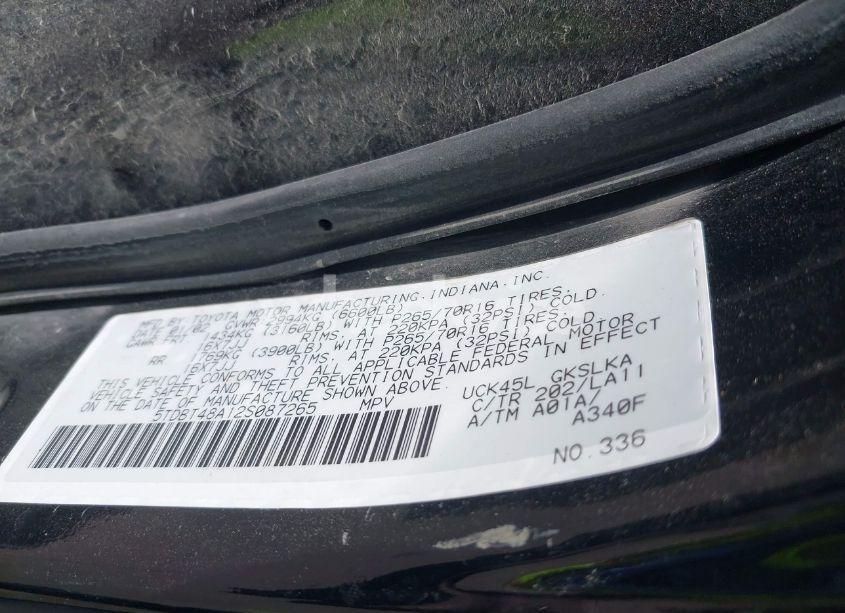 Photo 9 of 2002 Toyota Sequoia LIMITED V8 (VIN 5TDBT48A12S087265)