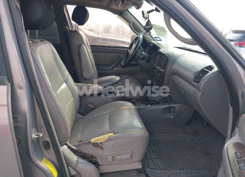 Photo 5 of 2002 Toyota Sequoia LIMITED V8 (VIN 5TDBT48A12S099030)