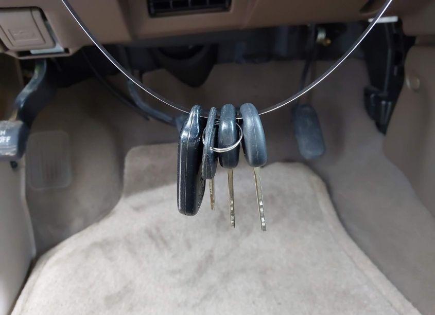 Photo 11 of 2002 Toyota Sequoia N/A (VIN 5TDBT48A12S131037)