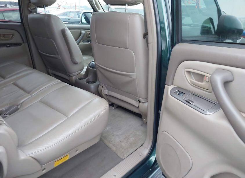 Photo 8 of 2002 Toyota Sequoia N/A (VIN 5TDBT48A12S131037)