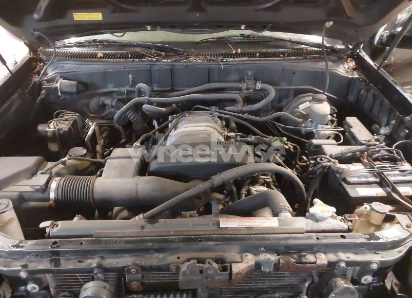 Photo 10 of 2004 Toyota Sequoia LIMITED V8 (VIN 5TDBT48A14S211599)