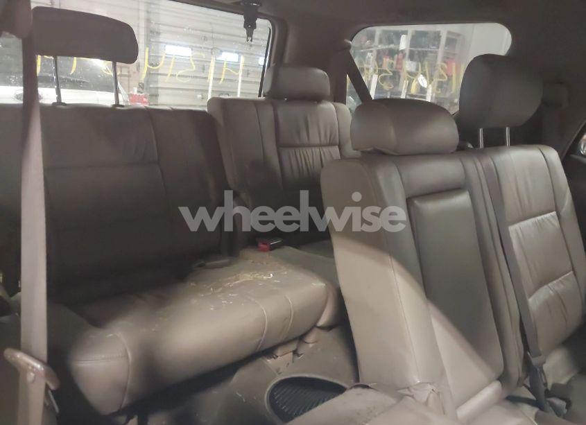 Photo 14 of 2004 Toyota Sequoia LIMITED V8 (VIN 5TDBT48A14S211599)