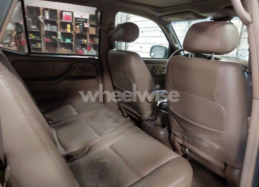 Photo 15 of 2004 Toyota Sequoia LIMITED V8 (VIN 5TDBT48A14S211599)