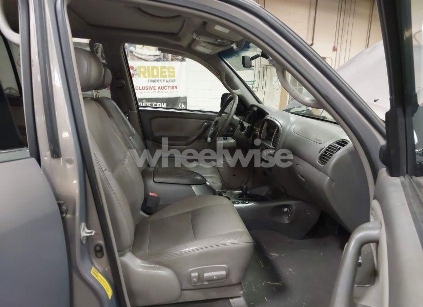 Photo 5 of 2001 Toyota Sequoia LIMITED V8 (VIN 5TDBT48A21S022827)
