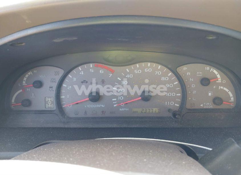 Photo 7 of 2001 Toyota Sequoia LIMITED V8 (VIN 5TDBT48A21S027820)