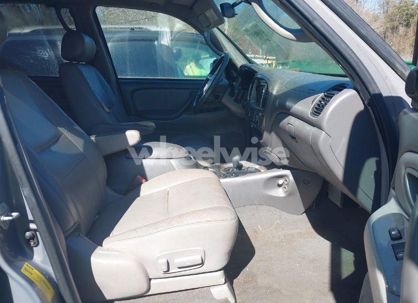 Photo 5 of 2002 Toyota Sequoia LIMITED V8 (VIN 5TDBT48A22S074153)