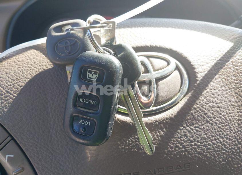 Photo 11 of 2003 Toyota Sequoia LIMITED V8 (VIN 5TDBT48A23S173489)