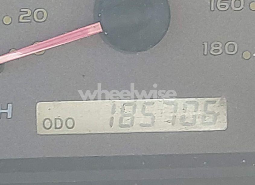 Photo 12 of 2003 Toyota Sequoia LIMITED V8 (VIN 5TDBT48A23S173489)