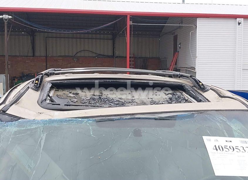 Photo 6 of 2005 Toyota Sequoia LIMITED V8 (VIN 5TDBT48A25S239512)