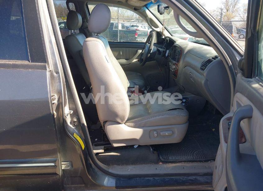 Photo 5 of 2006 Toyota Sequoia LIMITED V8 (VIN 5TDBT48A26S264248)