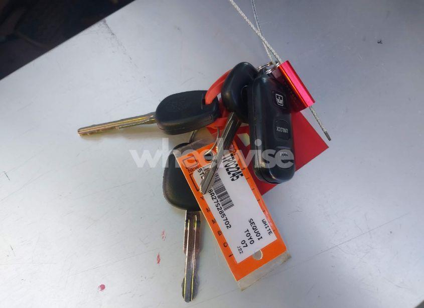 Photo 11 of 2007 Toyota Sequoia LIMITED V8 (VIN 5TDBT48A27S285702)